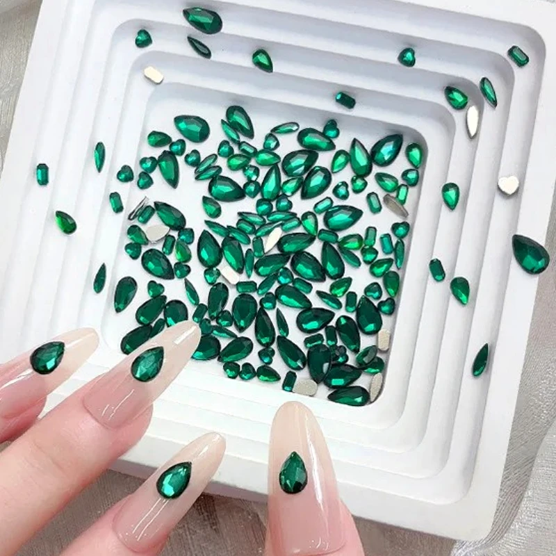 

Green Flat Bottom Rhinestone Geometric Love Heart Water Droplet Horse Eye Octagonal Shiny Nail Art Drill Accessories Decorations