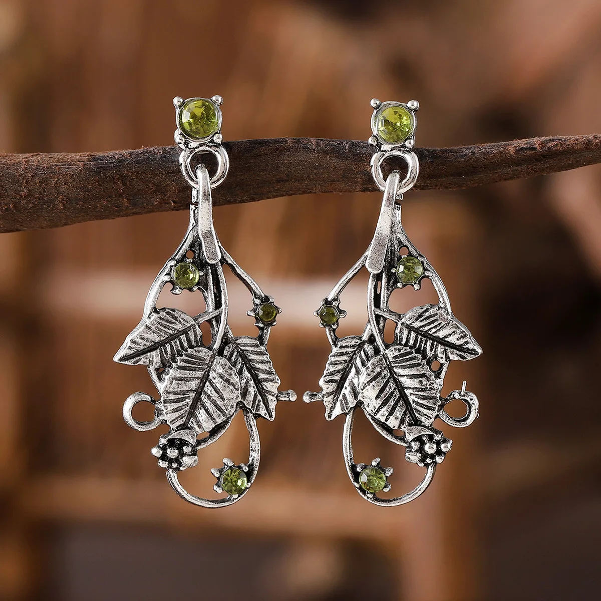 DIY accessories Niche fashion design plant flower pendant earrings leaf shape high sense set emerald ear jewelry