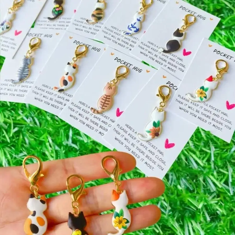 1/5/10/20/50/100pcs Cute Cat Themed Keychain Set - Includes Pocket Hug Card - Expresses Encouragement, Friendship, Love - Keycha