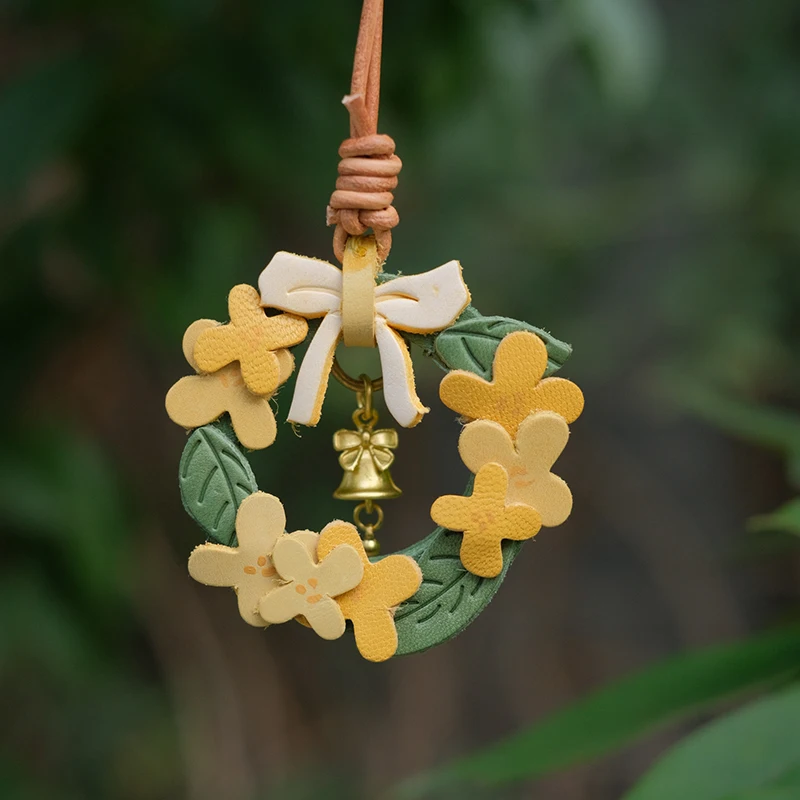 

Osmanthus Car Pendant Keychain Bag Charm Brooch, Scented Pendant with Osmanthus Fragrance, Original Handmade Leather Goods