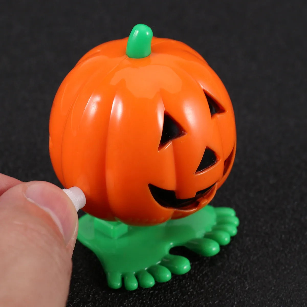2Pcs Jumping Toys For Party Planners Supply Halloween Pumpkin Clockwork Wind Horror Theme Props Kids Gift