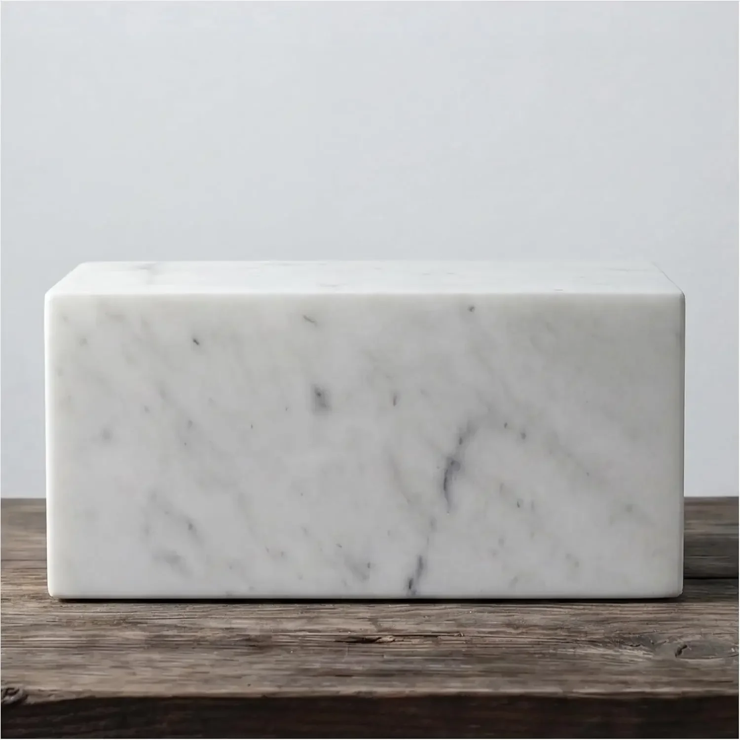 

Урна из натурального мрамора Carrara Aspen Studio: Декоративная урна для праха взрослых, из настоящего мрамора, для кремации.