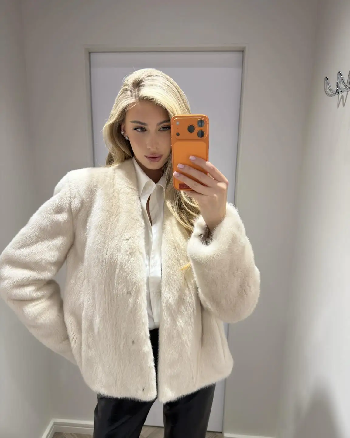 Women Winter 2026 Faux Fur Coat Cream Fluffy Plush Jacket Lapel Open Front Warm