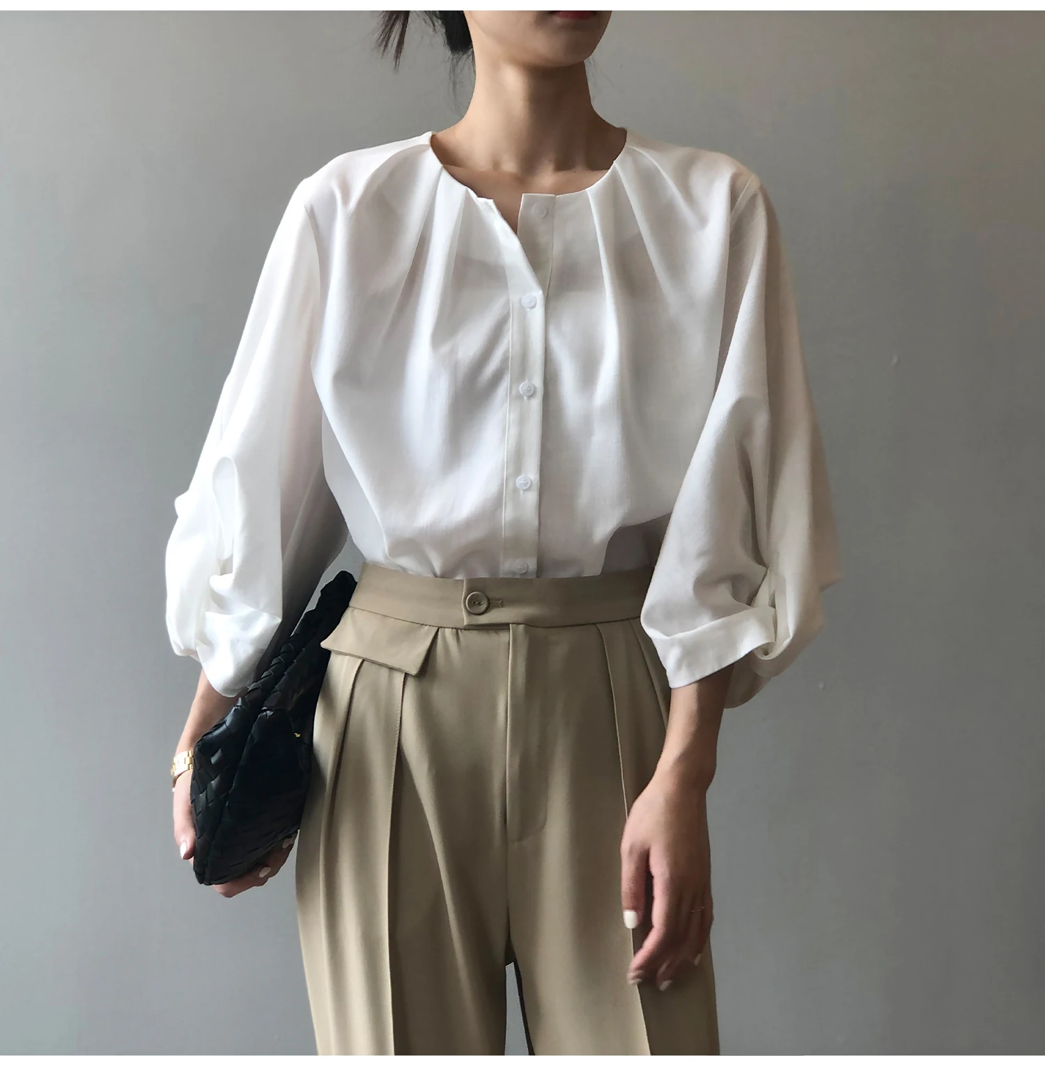 Spring Autumn Vintage Lantern Sleeve Women's White Blouse 2025 New Single Breasted O-neck Casual Loose Office Shirts Tops Female