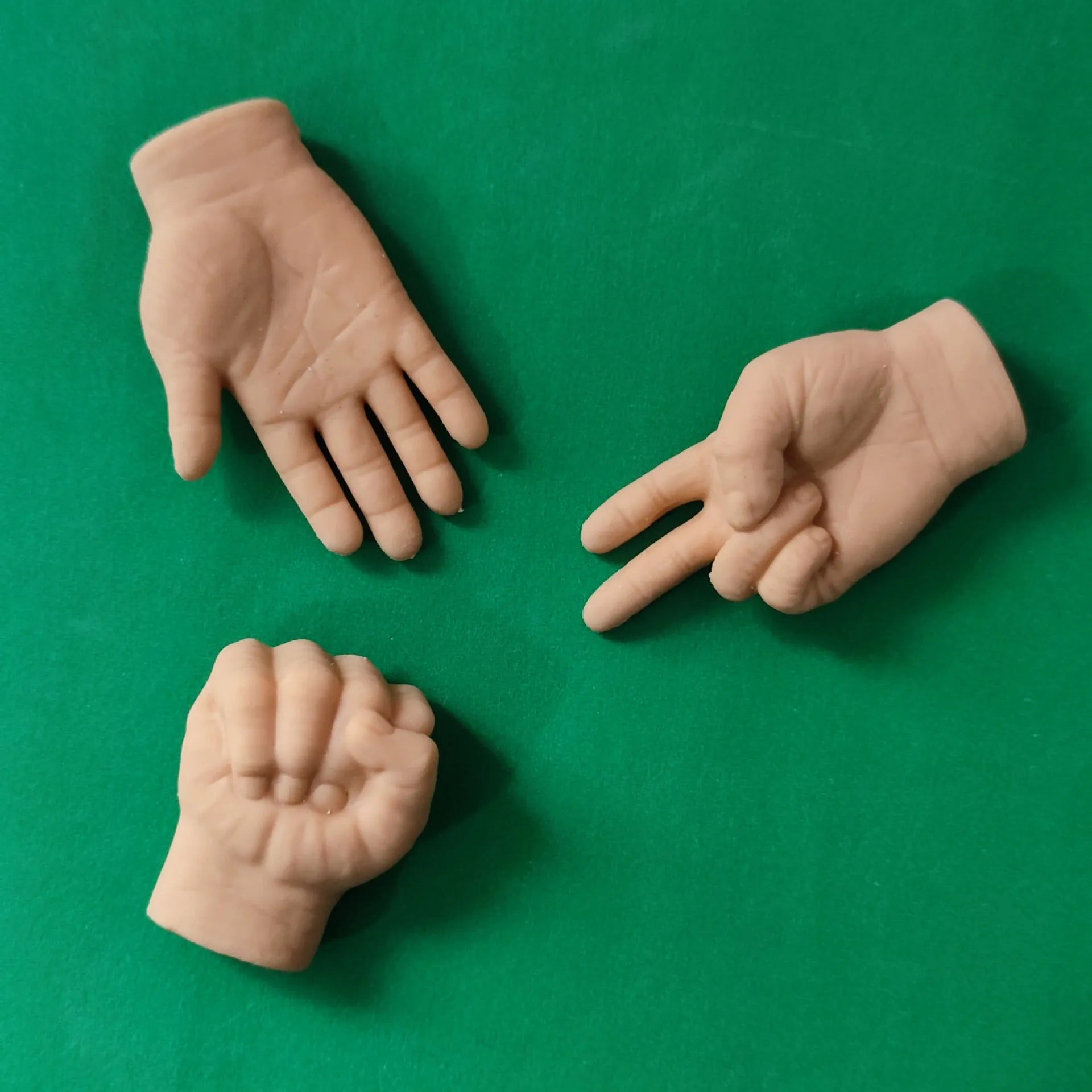 Nuovo Mini gomma morbida TPR Tiktok gatto divertente piccola mano Stretching gomma morbida Stretching simulazione piccola mano divertente trucco divertente