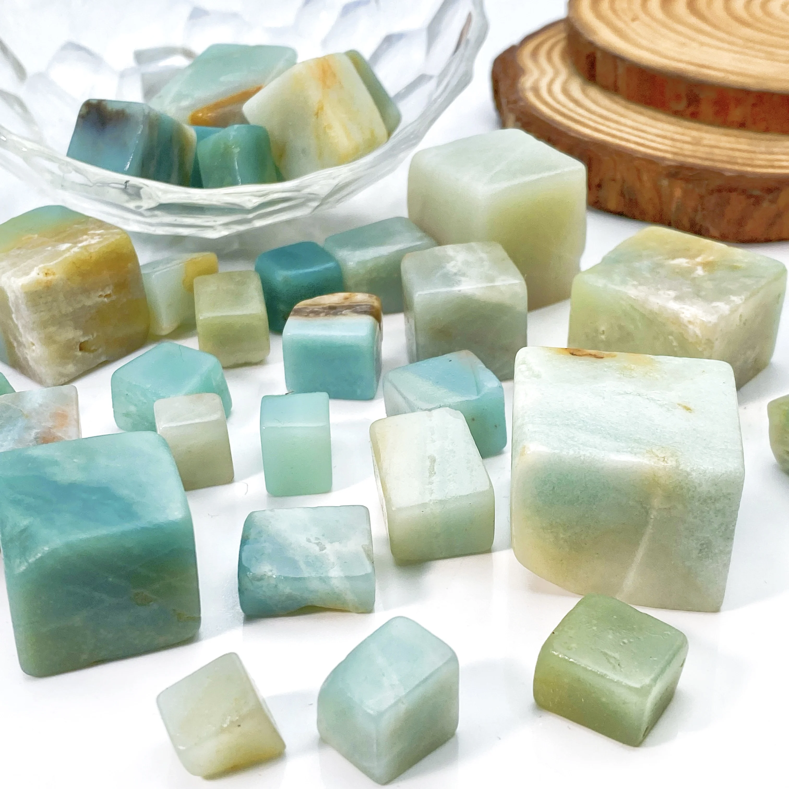 Decoración de cubo azul cielo de alta calidad, piedra cruda de cristal Natural, regalo de cumpleaños, decoración de escena, aleatoria, 100g.