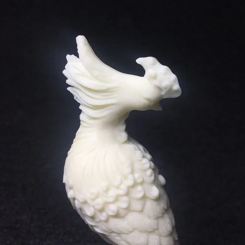 Ivory Fruit Carving Auspicious Peacock 13 * 5.8 * 5cm Bodhi Seed New Home Living Room Crafts Ornament