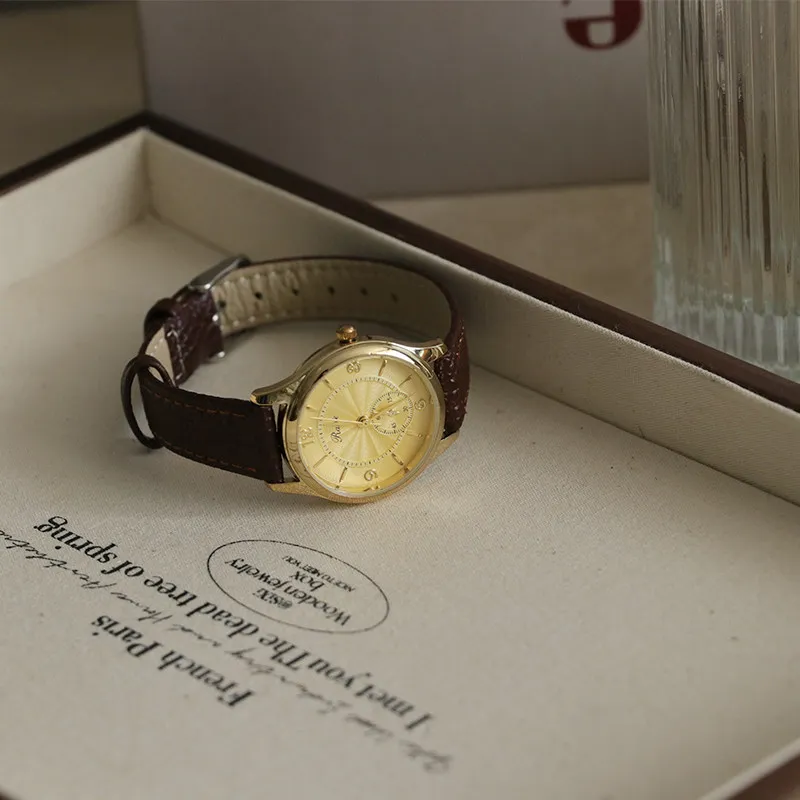 New Women'S And Men'S WatchesSimple And Retro Style, Leather Strap, Korean-Style Quartz Watch, Round Dial, Perfect For Couples.