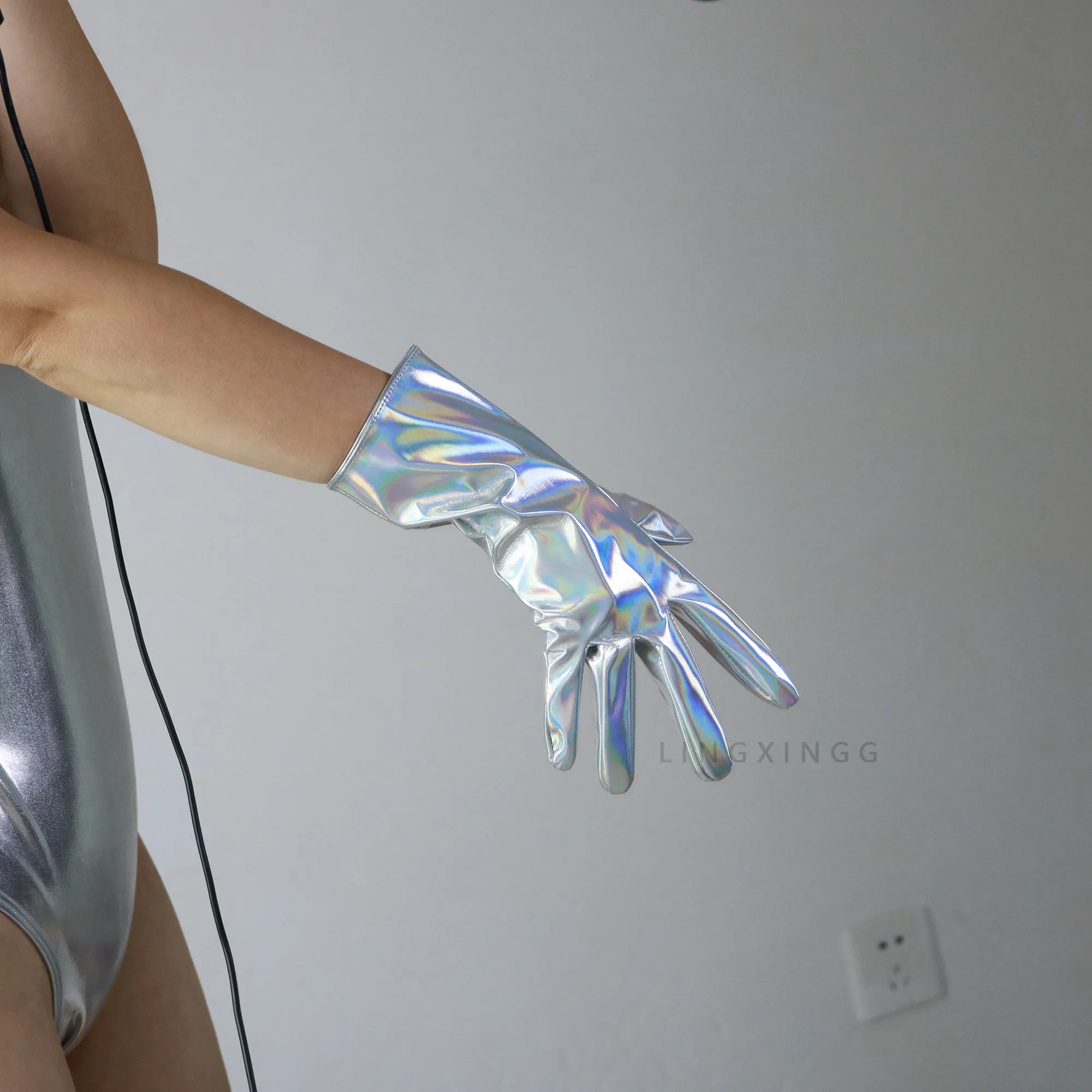 MODEHANDSCHUHE Kunstleder PU 28cm 11" Extra Kurz Glänzend Aqua Hellblau Robin Mintgrün Armwärmer – Detail 6
