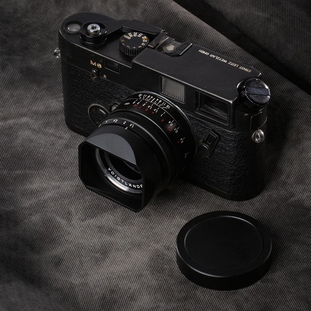 

Lightweight Square Metal Lens Hood Shade with Cap LH-12 Replaces for Voigtlander NOKTON Vintage Line 35mm F1.5 TYPE I II Lh12
