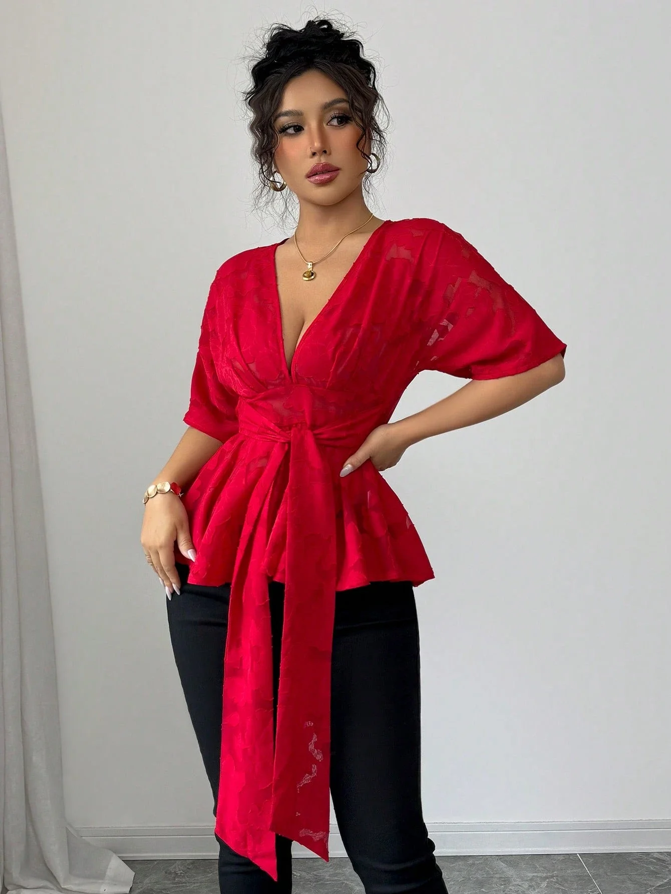 

Elegant Red Mesh Jacquard Deep V-Neck Short Sleeve Peplum Blouse With Bowknot Waist