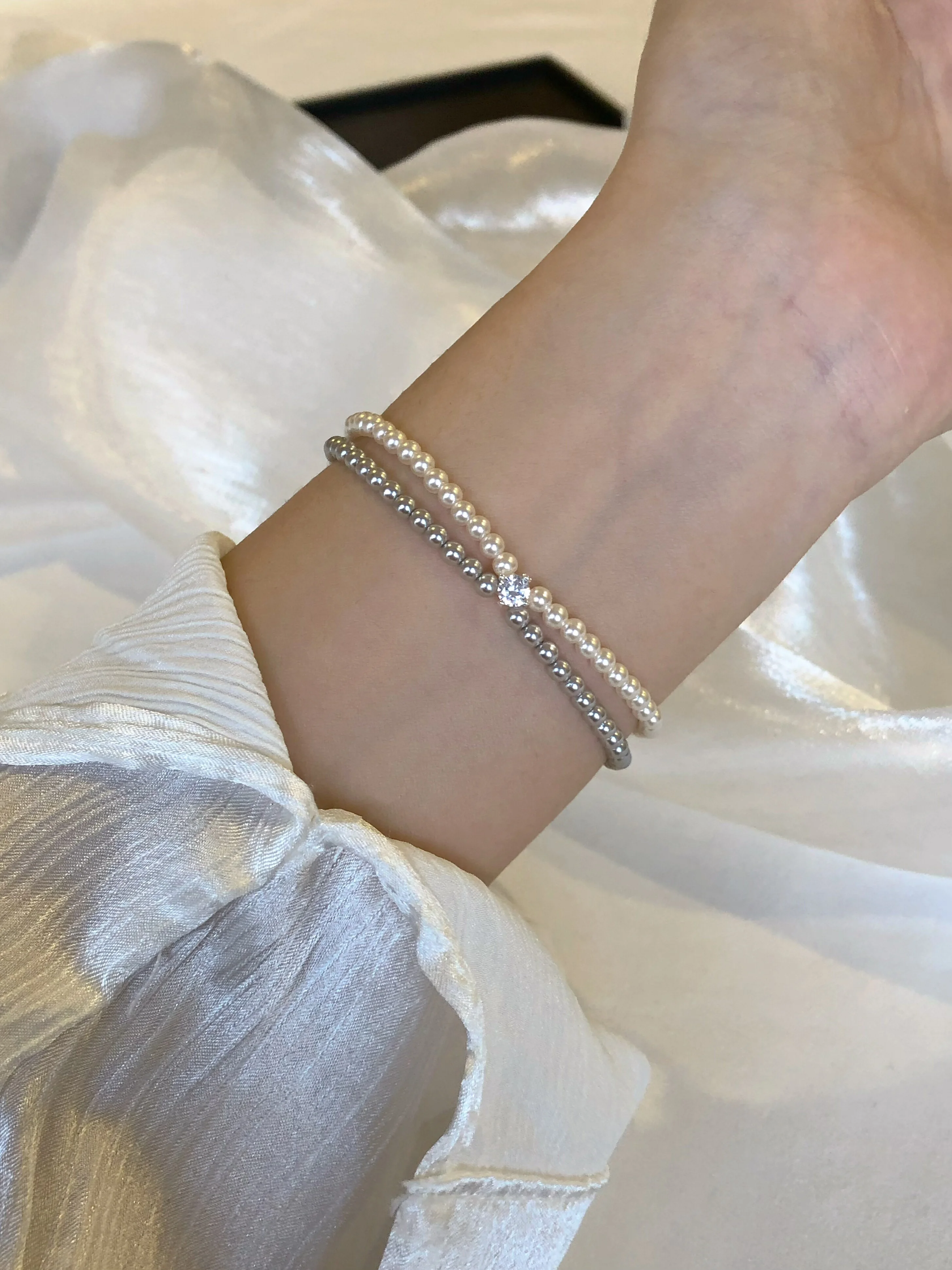 

Dark gray two tone pearl bracelet 925 silver