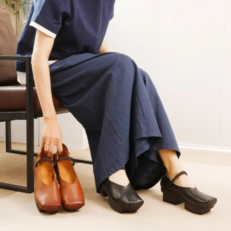 Thumbnail 3 - #25 Latest Middle Heel Shoes Offers