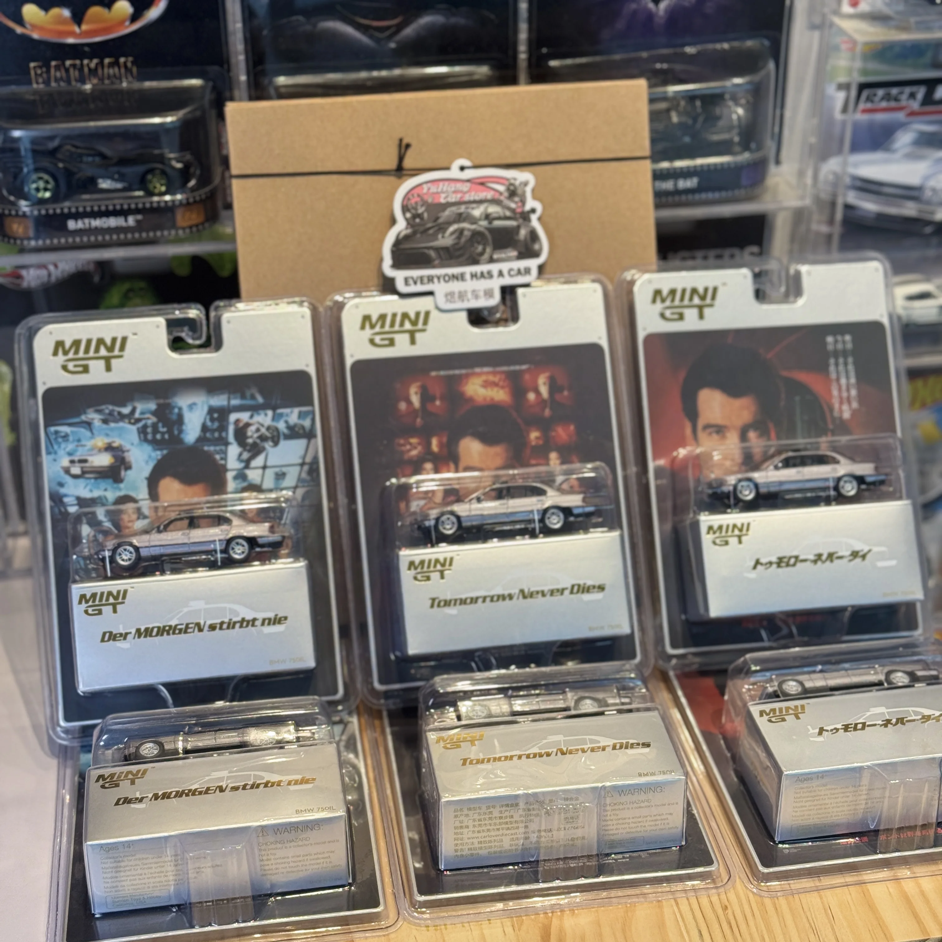 

MINIGT 1:64 BMW 750IL Tomorrow Never Dies MGT00902-007ECH автомобильные игрушки из сплава, литая под давлением металлическая модель для детей