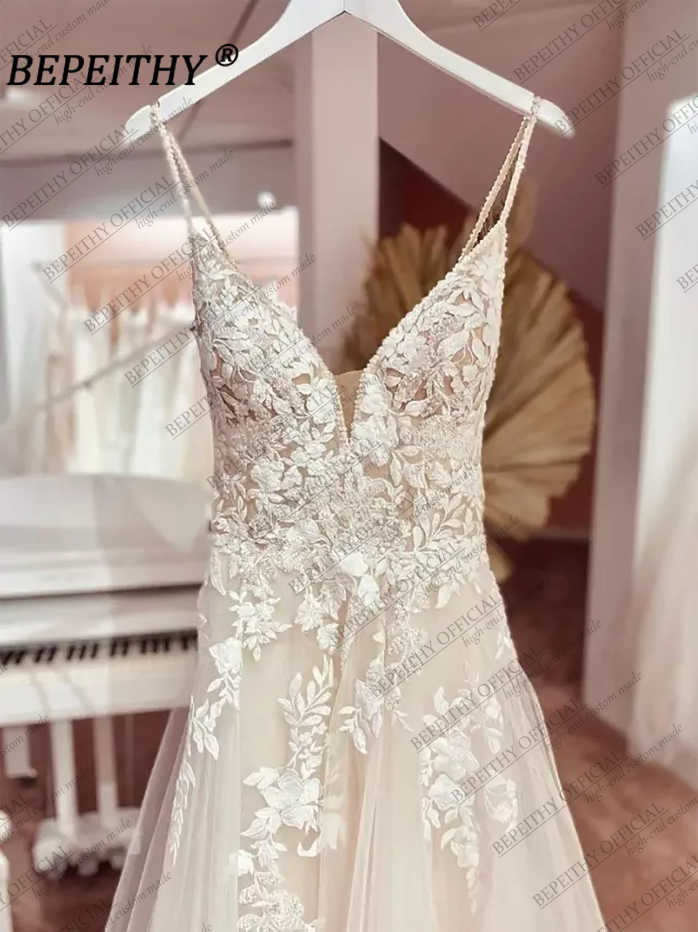 BEPEITHY-vestido de novia bohemio personalizado con cuello de pico y espalda descubierta, cola de barrido para mujer, elegante vestido de fiesta nupcial de encaje de línea A 2023