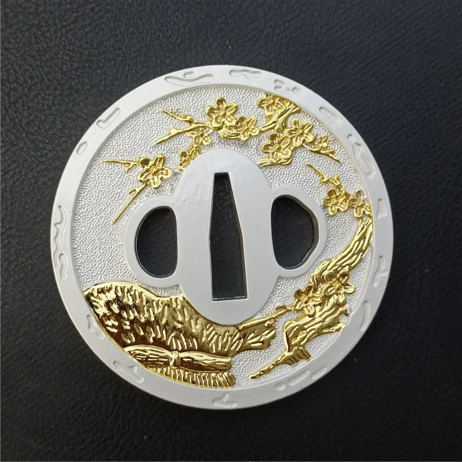 Beautiful Golden cherry blossoms Guard Tsuba Usually Used For Japanese Samurai Katana Sword Wakizashi Tanto Sword Katana Alloy F