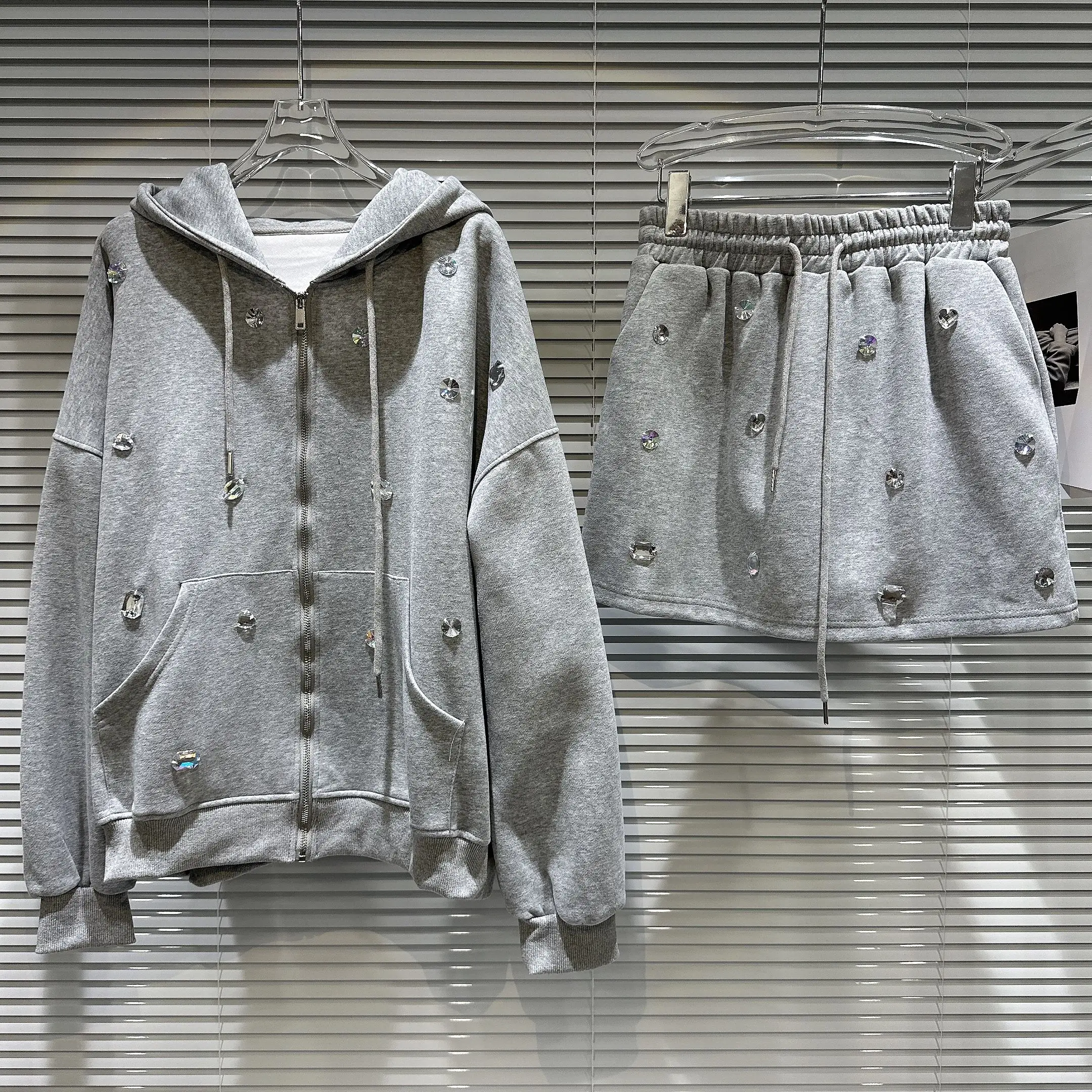 

Street Sle Thiened Particle Gem Button Jaet Sweatirt ort Skirt Set Autumn New Arrival Casual Faion Women's Ensemble