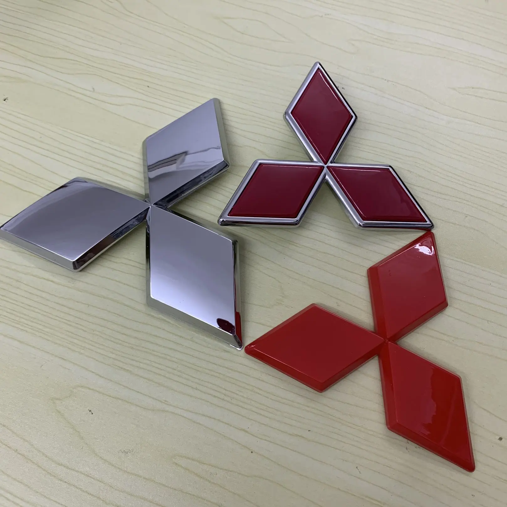1 unidad para Mitsubishi 62/75/80/90/95/100/105/125/145mm Outlander Eclipse Delica EVO, cubierta de calcomanía para emblema de parrilla delantera y emblema trasero