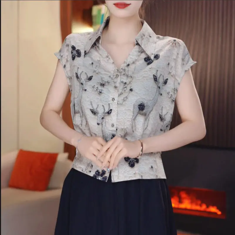 Mom's Fashionable Shirt with Print New Stylish Summer Design Age-Reducing Oversized and Loose Fit
