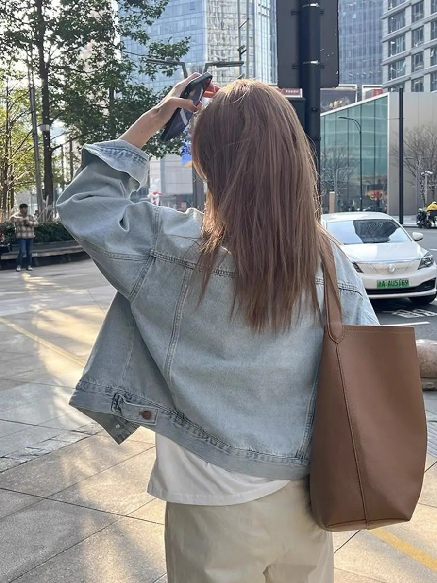 Рисунок 3 - Женская весенняя синяя джинсовая