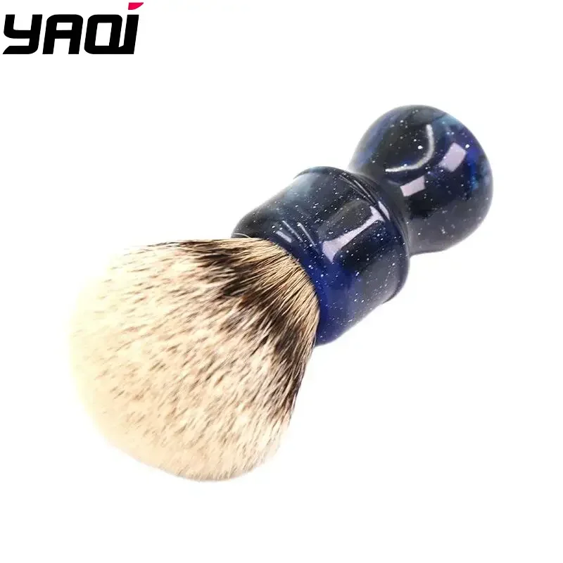 pennello-da-barba-yaqi-2026-da-24mm-per-uomo-manico-yaqi-mysterious-space-color-nastro-in-pelo-di-tasso-silvertip