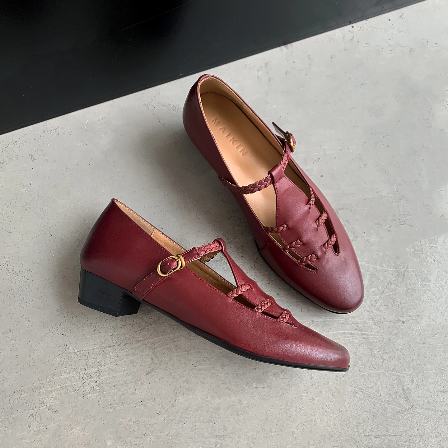 Genuine Leather Mary Jane Pumps Women Vintage Round Toe Buckle Strap Chunky Low Heel Shallow Dress Shoes