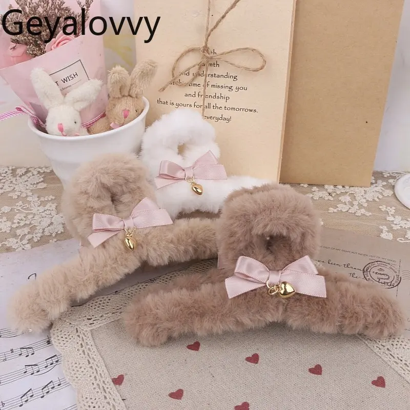 

Handmade Japanese Sweet Cute Fluffy Butterfly Hair Clip Cute Bow Heart Pendant Large Claw Clip Women New Winter Hair Accessories