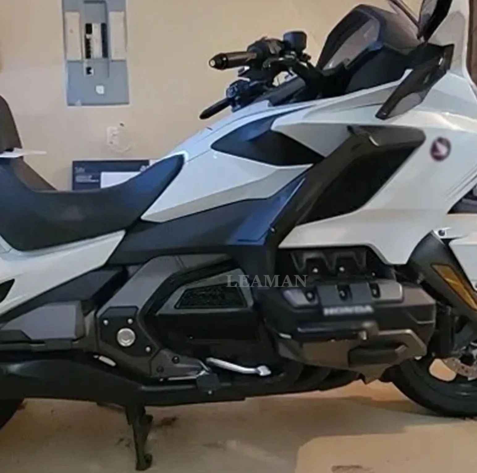 لهوندا الذهب الجناح الذهب الجناح DCT الذهب الجناح جولة 2018-up هدية شبكة المبرد غطاء محرك غطاء نقل