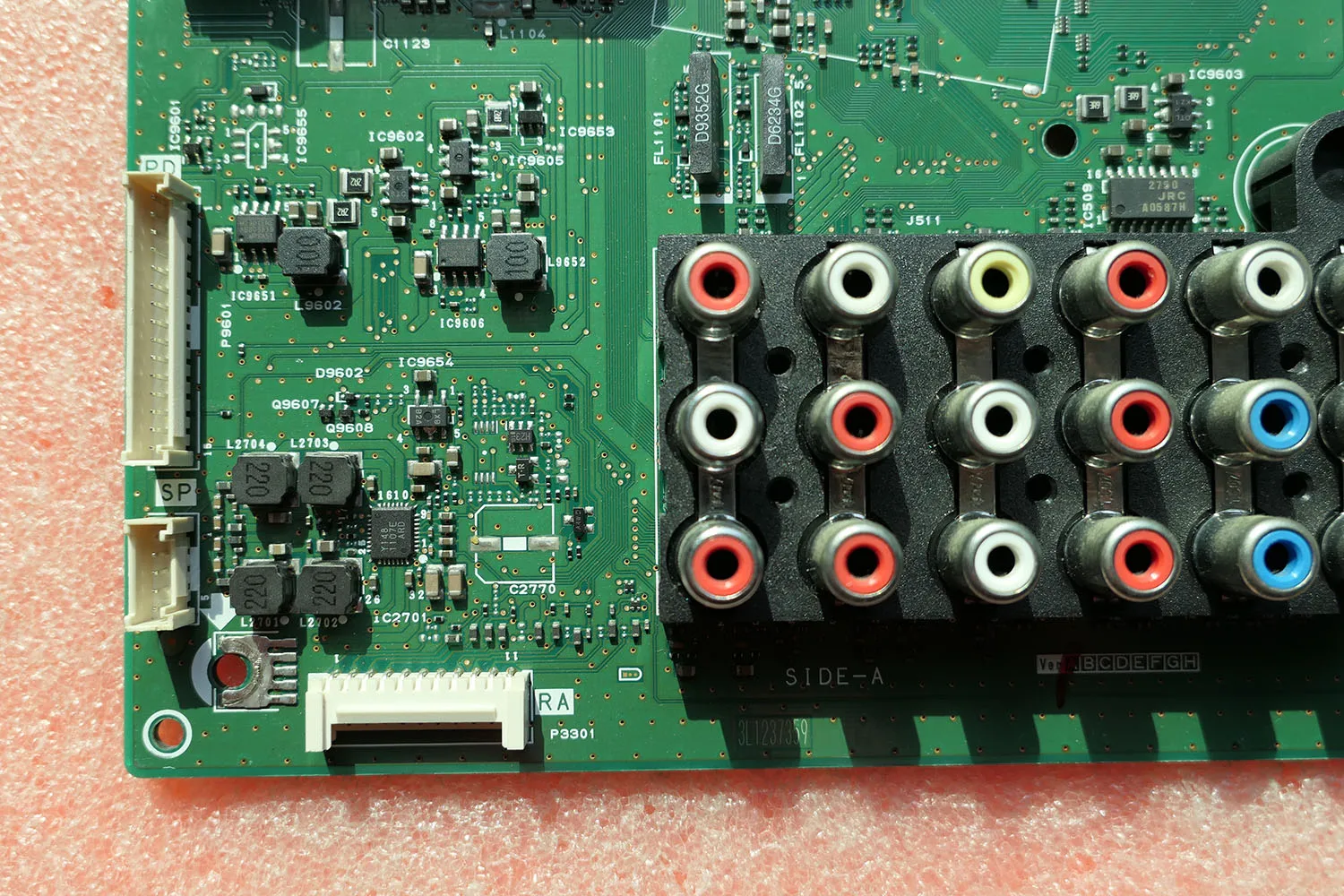 LCD-32L120A QPWBSF609WJZZ LK315T3LW70T test ok circuit board motherboard