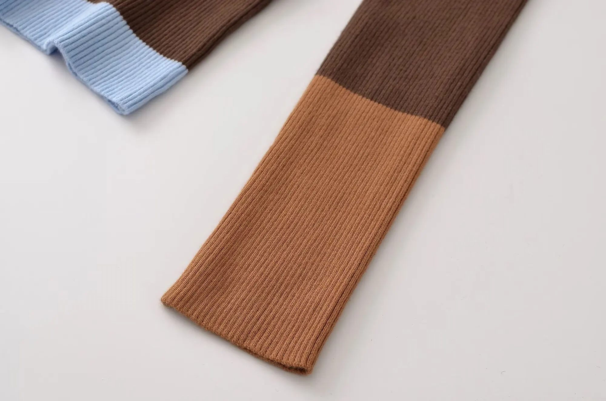 KONDALA Fashion 2026 Herbst Polo Damenhemd mit Knöpfen, lässiger Langarm-Pullover, Streetwear, schicke Patchwork-Strickware für Damen – Detail 9