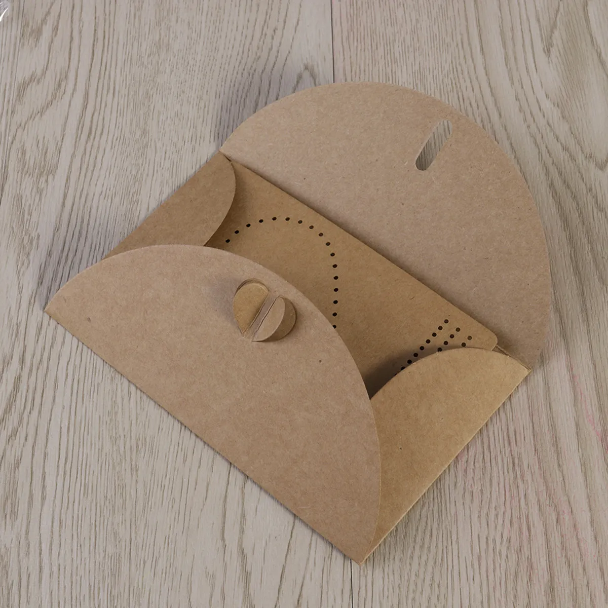 

6Pcs Cards Craft Paper Heart Cutout DIY Cross Stitch Kit Holiday Blessing Cards for Mother's Day Wedding