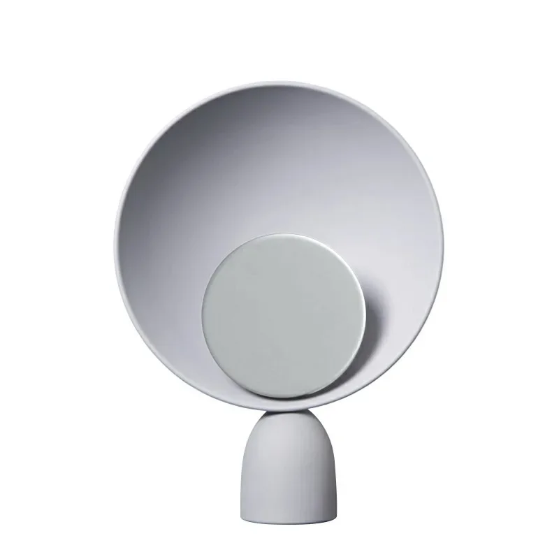 

Simple creative personalized art table lamp