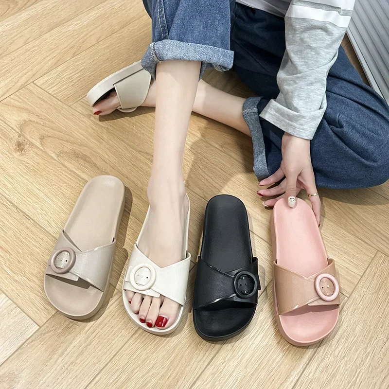 Soft Sole Indoor Slippers Women Luxury Brand New Summer Non-Slip Beach Sandals Woman Fashion Buckle Platform Flip Flops