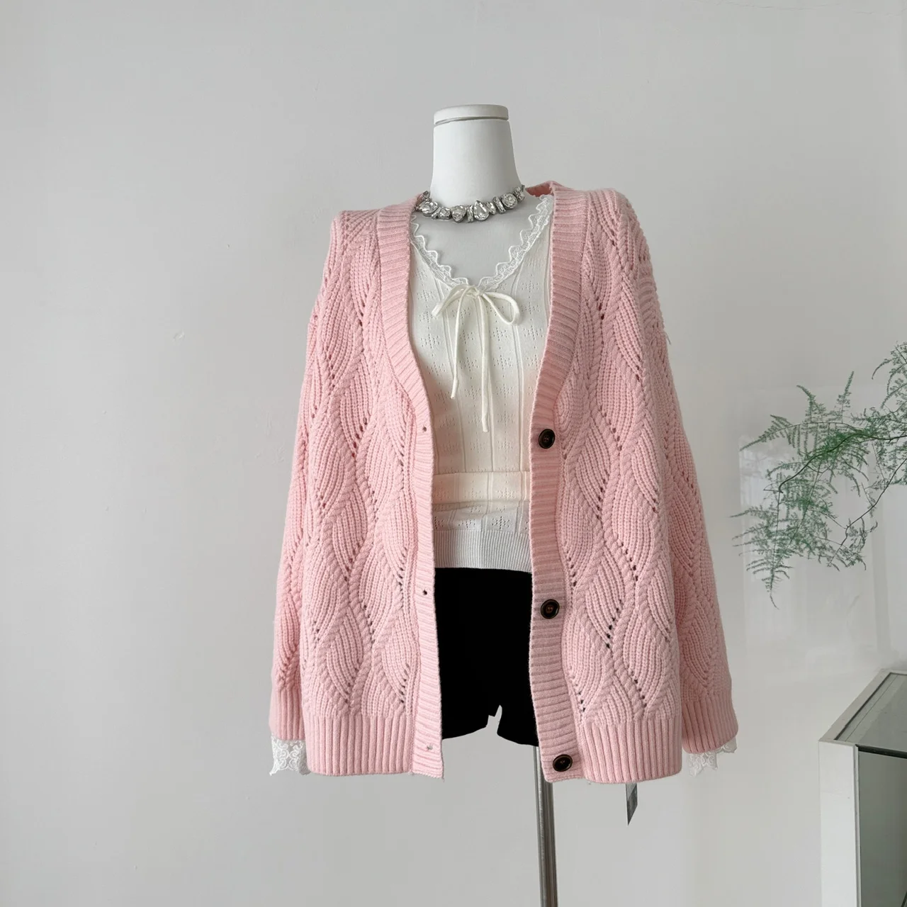 

Women Autumn Sweet Pink Hollow Out Knitted Cardigan Y2k Aesthetic Casual Loose Sweater Coats Harajuku Single Breasted Tops F159