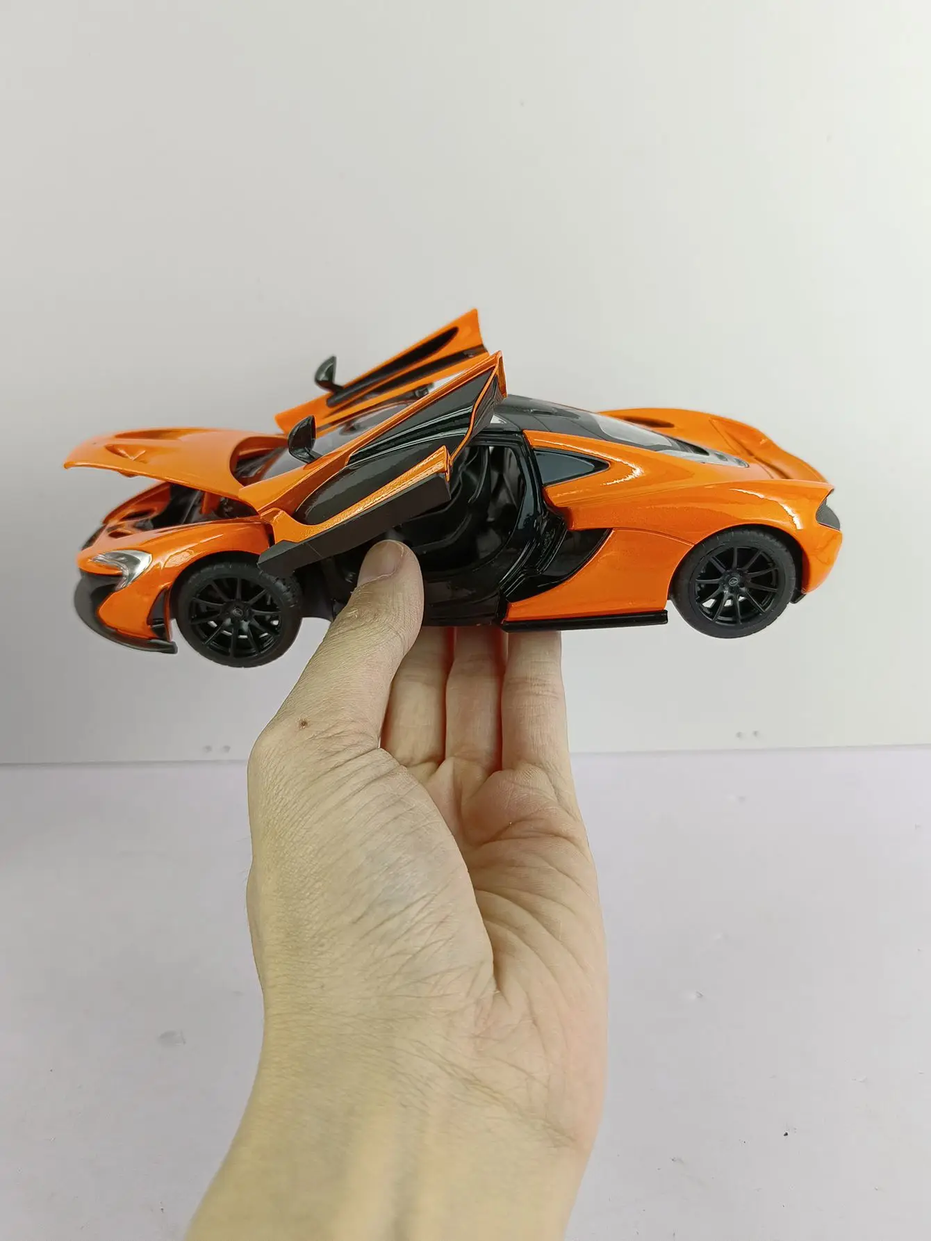 Mclaren-金属製のおもちゃの車,合金の車のモデル,ダイキャスト,スケール1:24,子供へのギフト