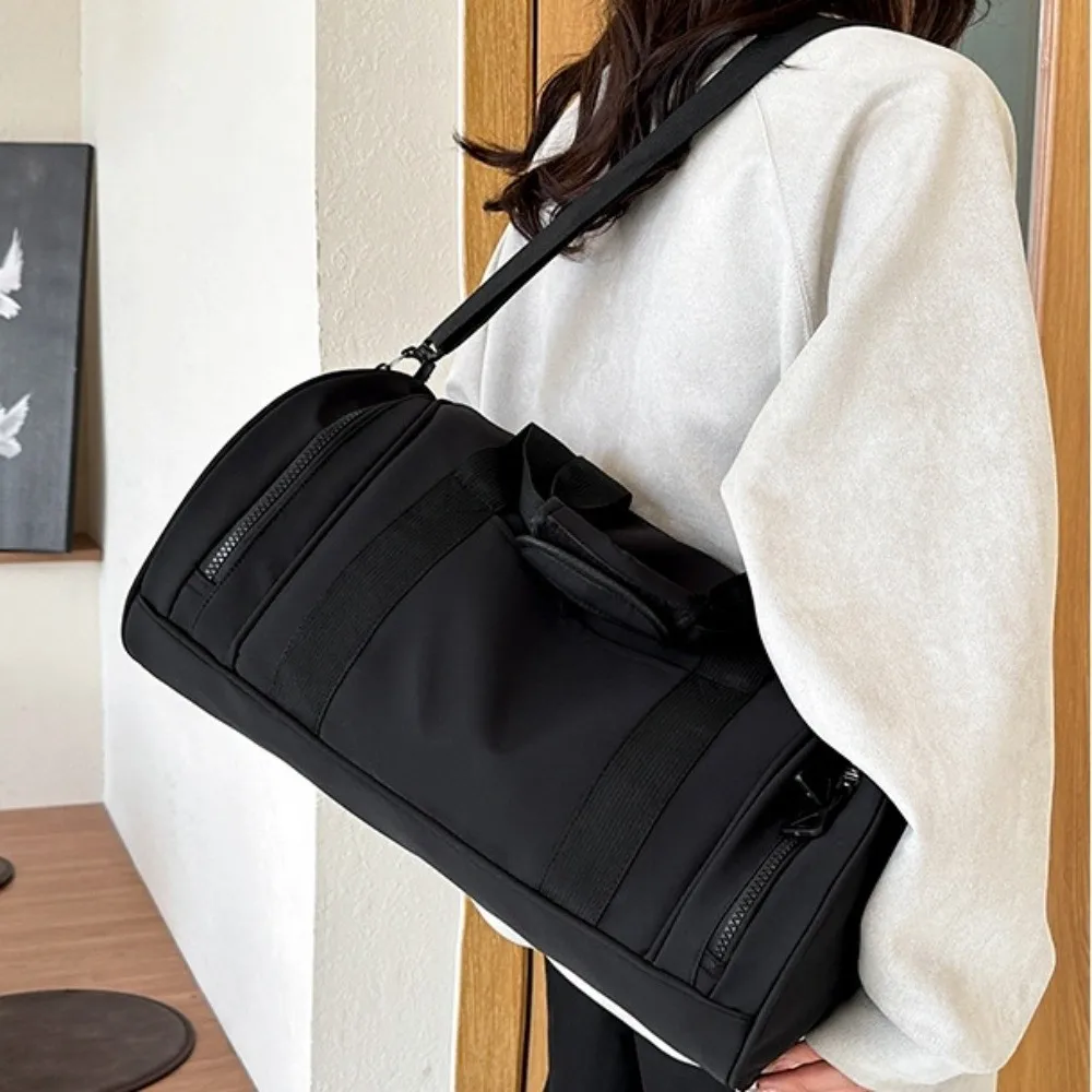 

Simple Large Capacity Travel Bag Waterproof Gym Sports Fitness Bag Lightweight Leisure Duffle Bag Unisex