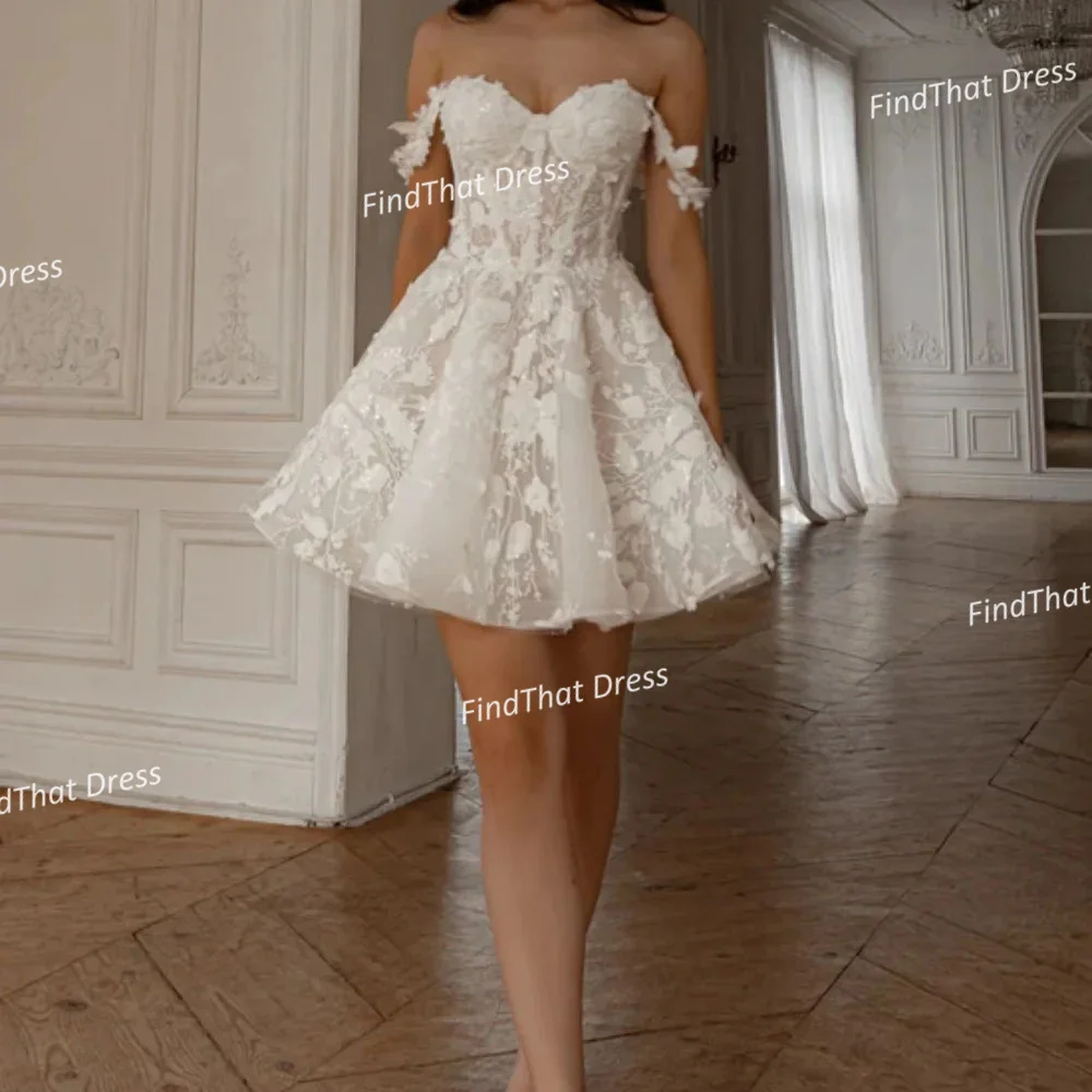 

Customized Sweetheart Collar Tulle Appliques Lace A-line Wedding Dress Backless Floor Length Bridal Dress with Detachable Court