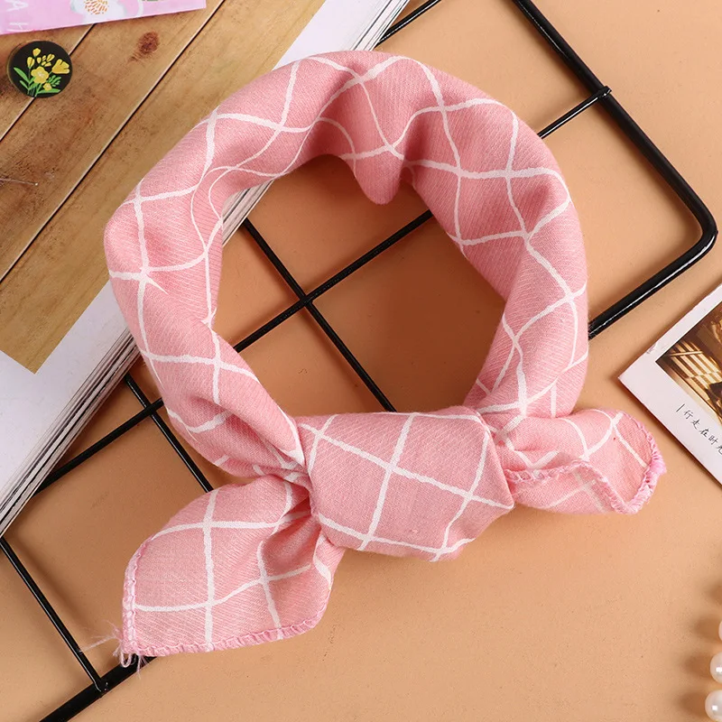 2022 Fashion Plaid Dots Style Pet Bandanas Cotton Washable Dog Bandanas Scarf Bowties Collar Pet Square Bib For Puppies Kitten