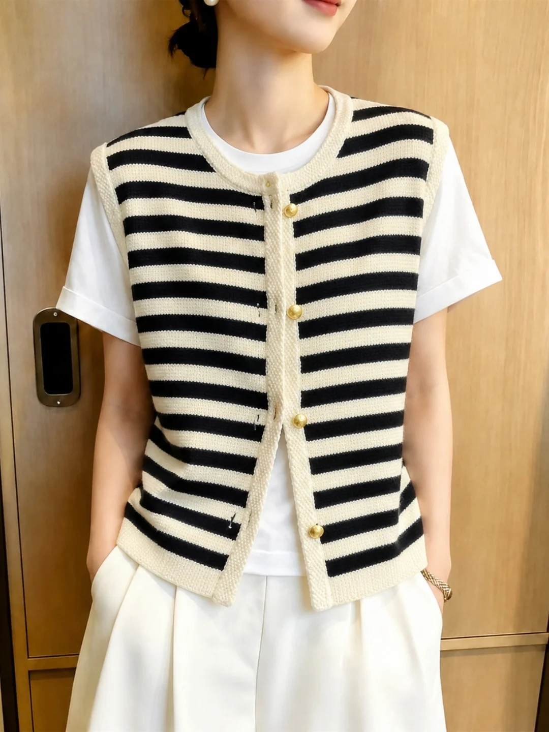 Fashionable Striped Knitted Vest 2026 Autumn Single Button Women's Style Commute Wind Color Block Design Casual Wear