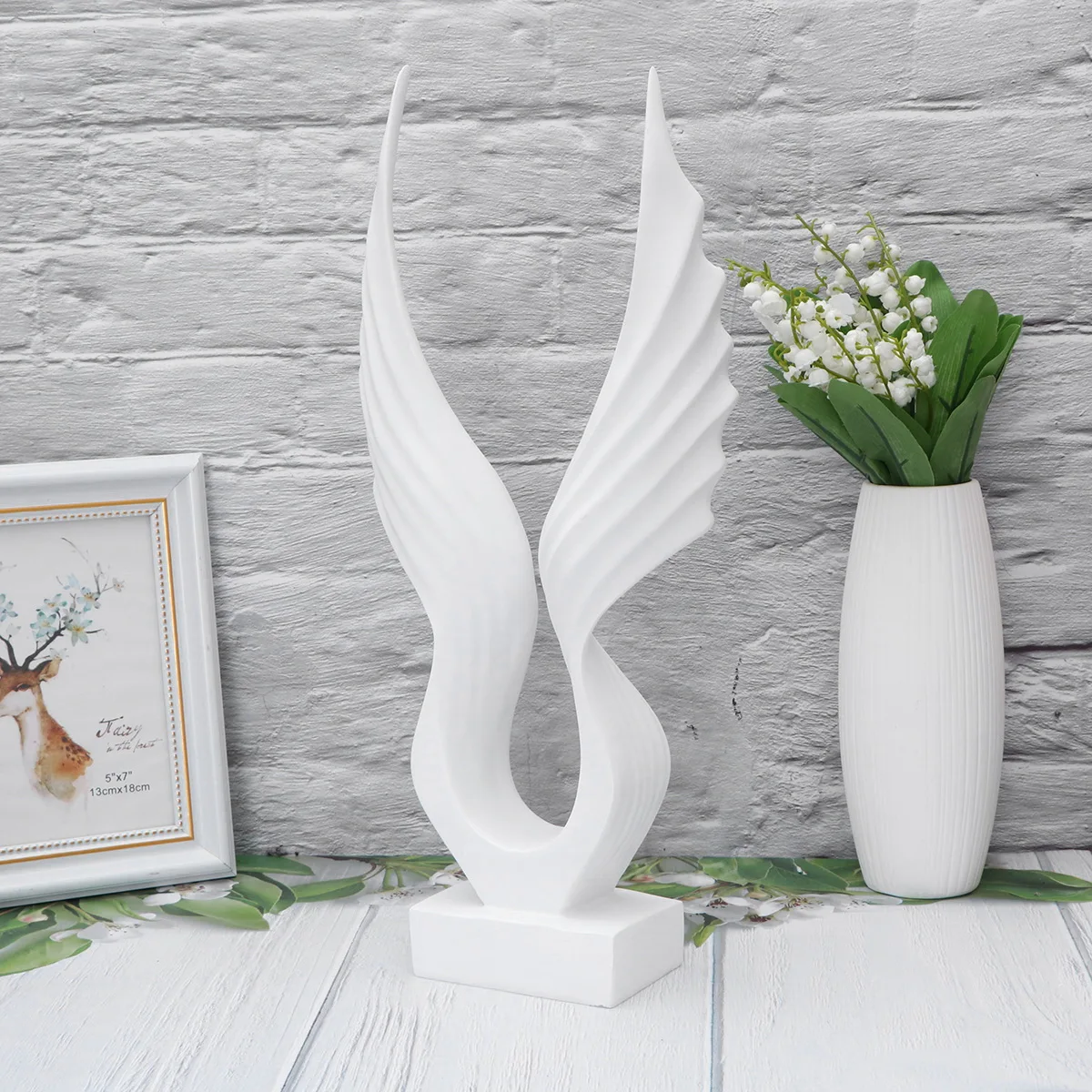

Angel Wing Resin Sculpture nament Figurine Angel Wing nament Home Decor Bar Cafe Tabletop Decorations