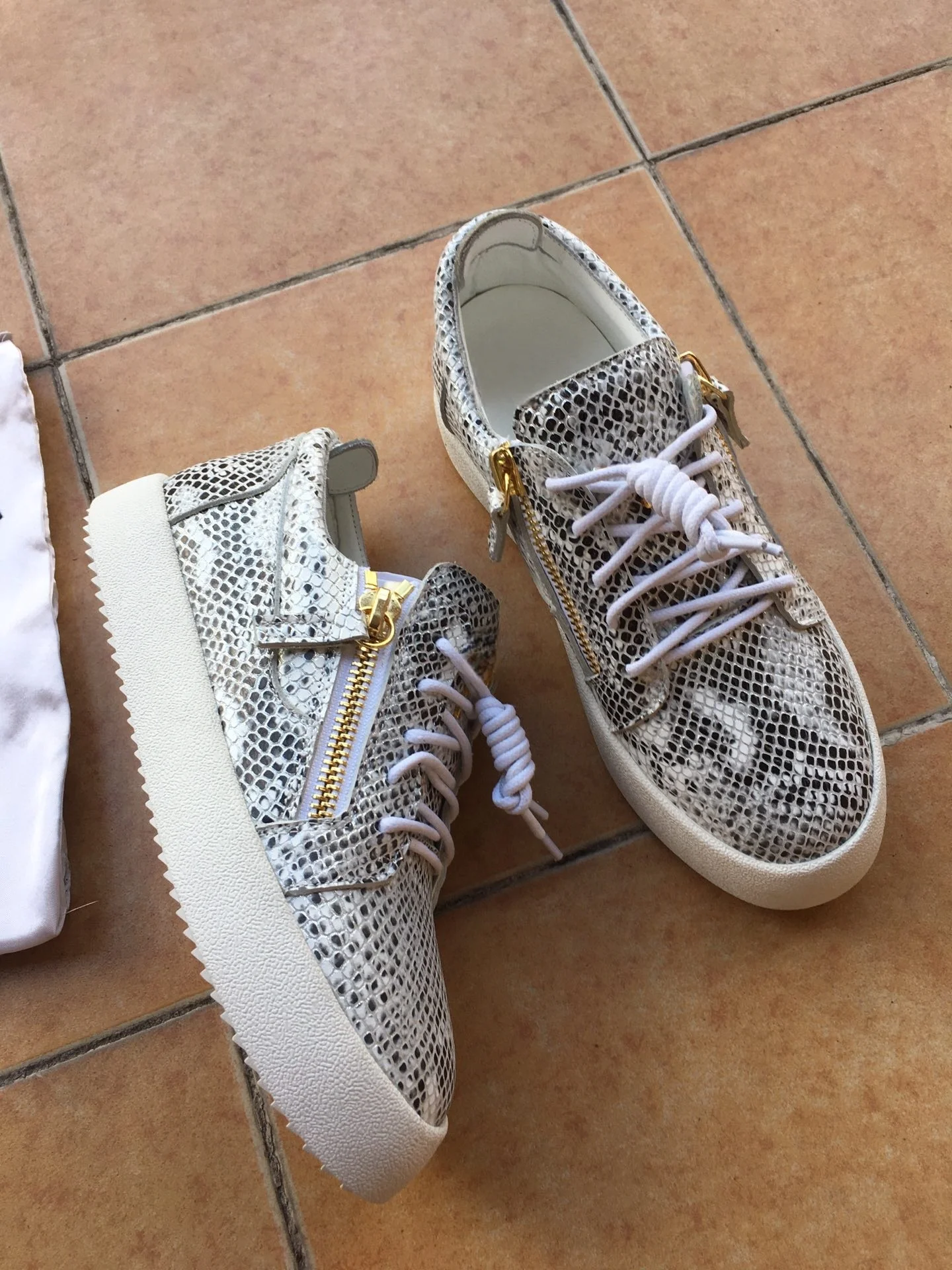 

Top Hight Quality Casual Sneakers For Men and Women Real Leather Brand Designer Unisex Tennis Shoes GZ Zipper Loafer Shoes G0093