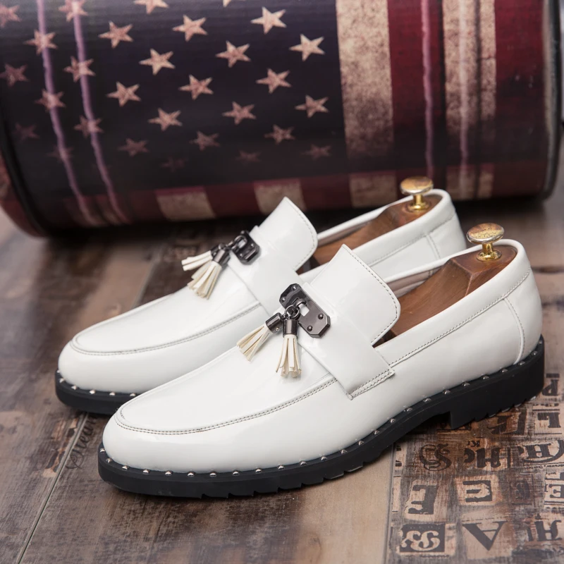 Luxury White Glossy Wedding Shoes Fashion Tassel Business Patent Leather Shoes Prom Shoes Mens Formal Slip-on Shoes Dancing Shoe