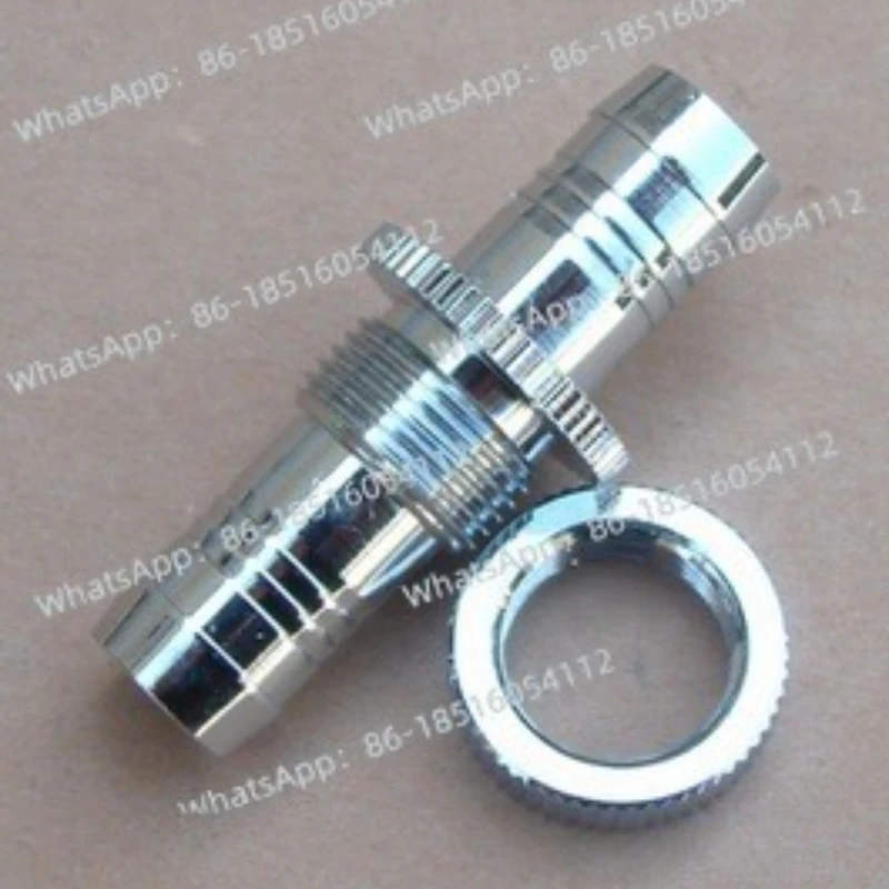 

Для радиатора с водяным охлаждением, прямо через пластину, подключенного к трубу-пагода и прямо к пряжке.