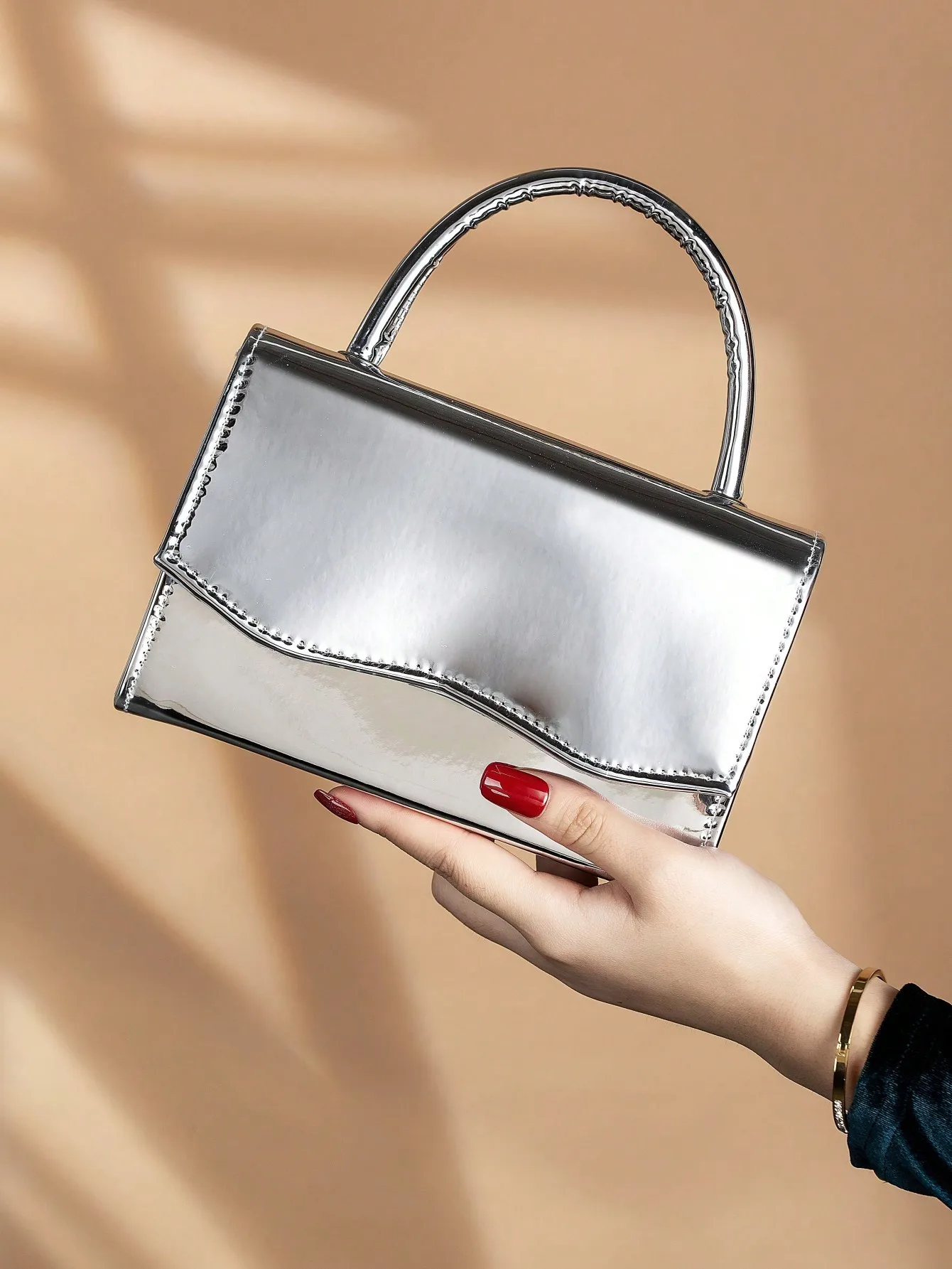 

Sparkling, luxurious and charming party tote bag, perfect purse for party girls, brides, ladies, best gift for your loved ones.