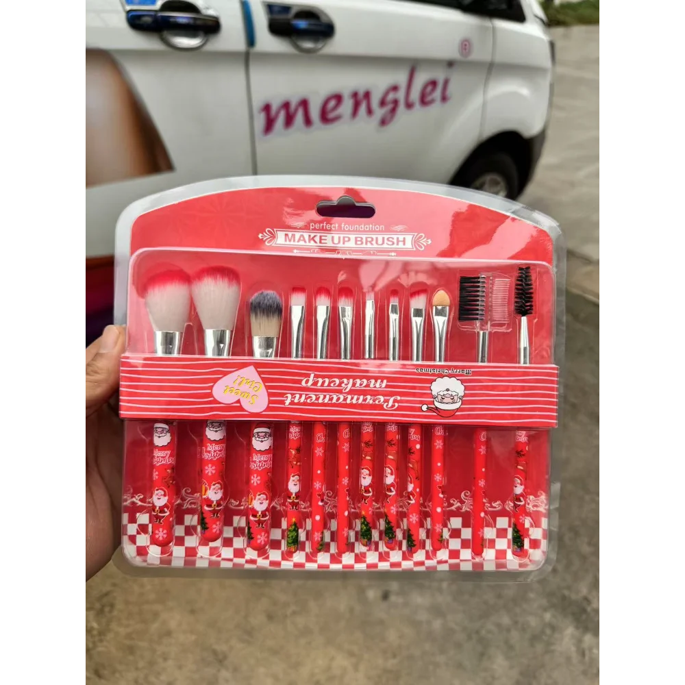 Coffret cadeau de pinceaux de maquillage de noël 12 pièces, avec motif de chat du père noël et KT, pinceaux de dessin animé mignons pour femmes, adaptés aux débutants