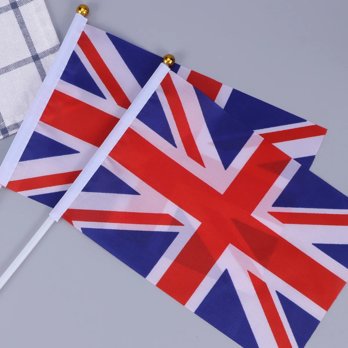 

20pcs Hand Held Small Uk Flag On Stick International Country Flags Banners For Party Festival Sports Events Decoration Portable