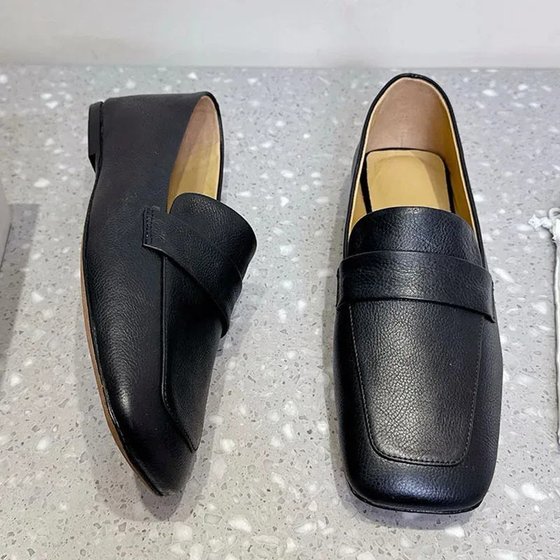 

Women Square Toe Genuine Leather Solid Color Retro Loafer Shoes Women Shallow Mouth Single Shoes Winter Versatile Flat Shoes