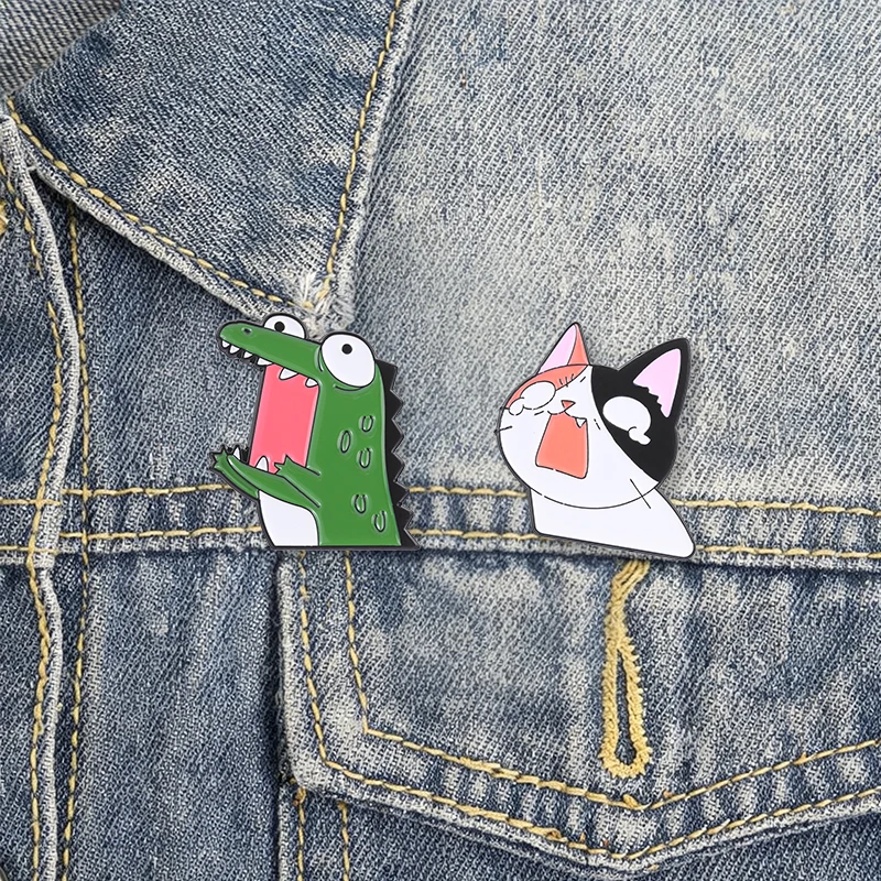 Niedliche Tier-Emaille-Pins mit großem Kopf: Lustige Krokodil-, Hunde-, Frosch-, Oktopus-, Tomaten-Broschen für Rucksack, Revers, als Schmuckgeschenk – Detail 7