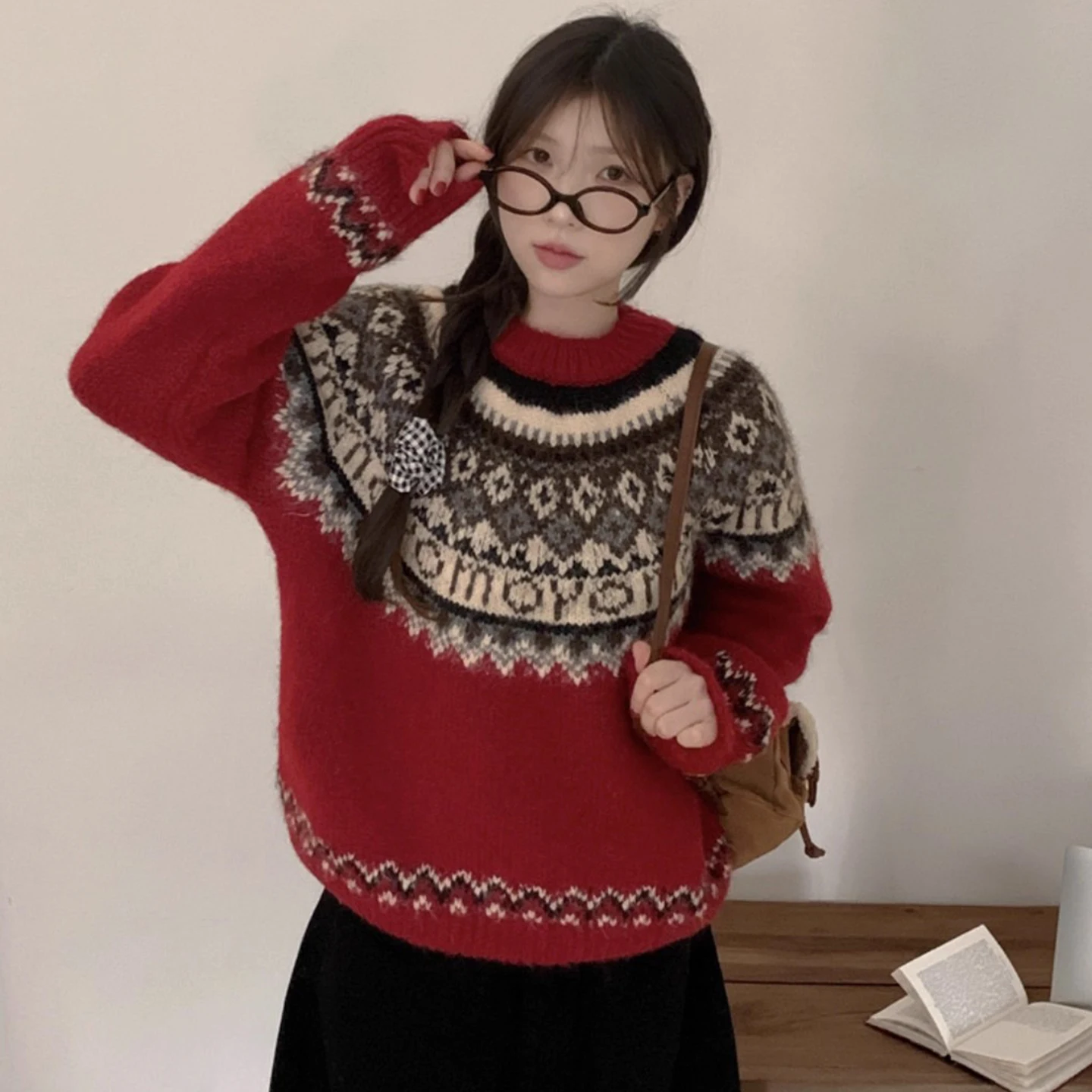 レトロなフェアアイル柄の厚手ニットウェア、ソフトなコントラストカラー、冬の新作、快適なロング丈トップス