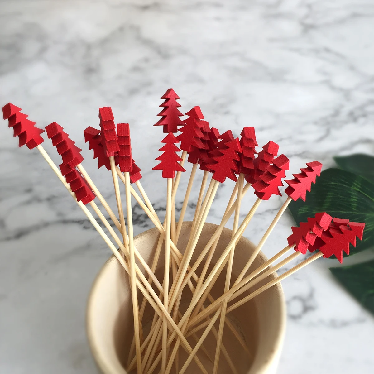 

100pcs Christmas Tree Shape Bamboo Cocktail Sticks Eco-Friendly Food Picks for Party Bar KTV Fruit Desserts Sandwiches Sausages
